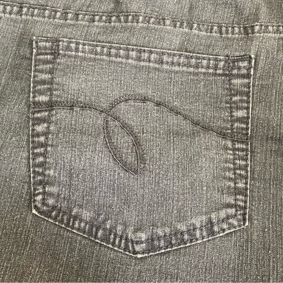 Avenue Size 26a (Average) Black Skinny Jeans Inseam 29 - Picture 6 of 8